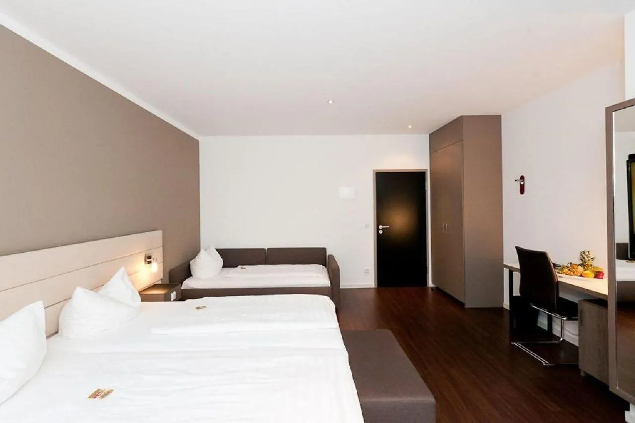 Manhattan Hotel Francoforte sul Meno 4*,  Germania